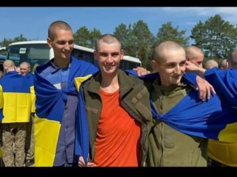 На зображенні може бути: 4 людини